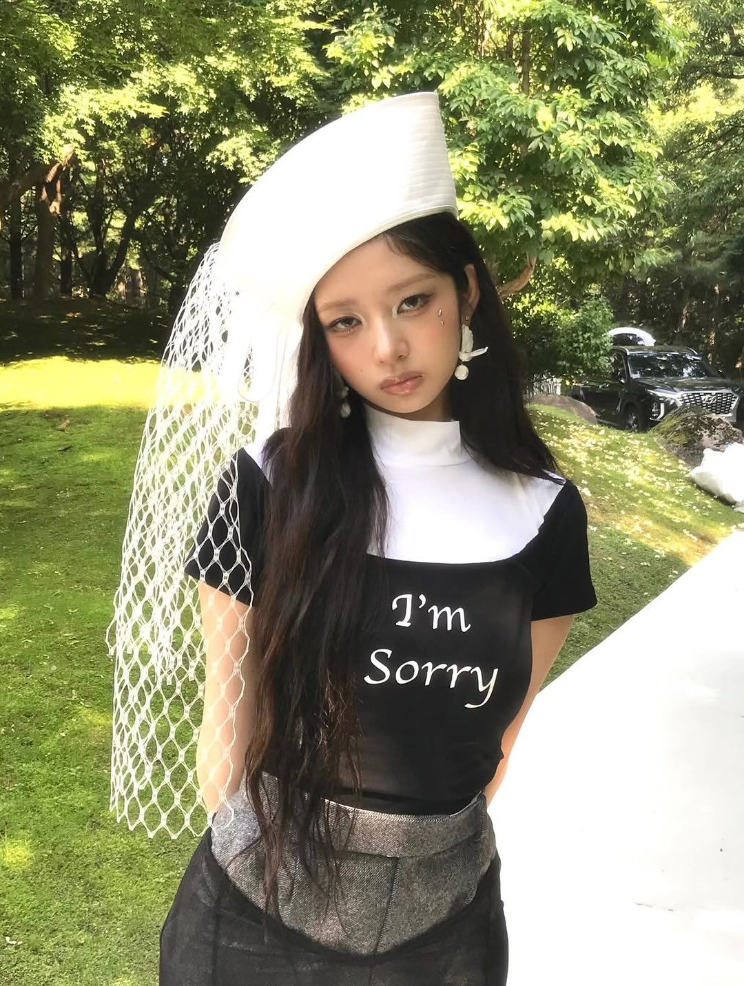 아이브 레이의 그레이 스모키 메이크업