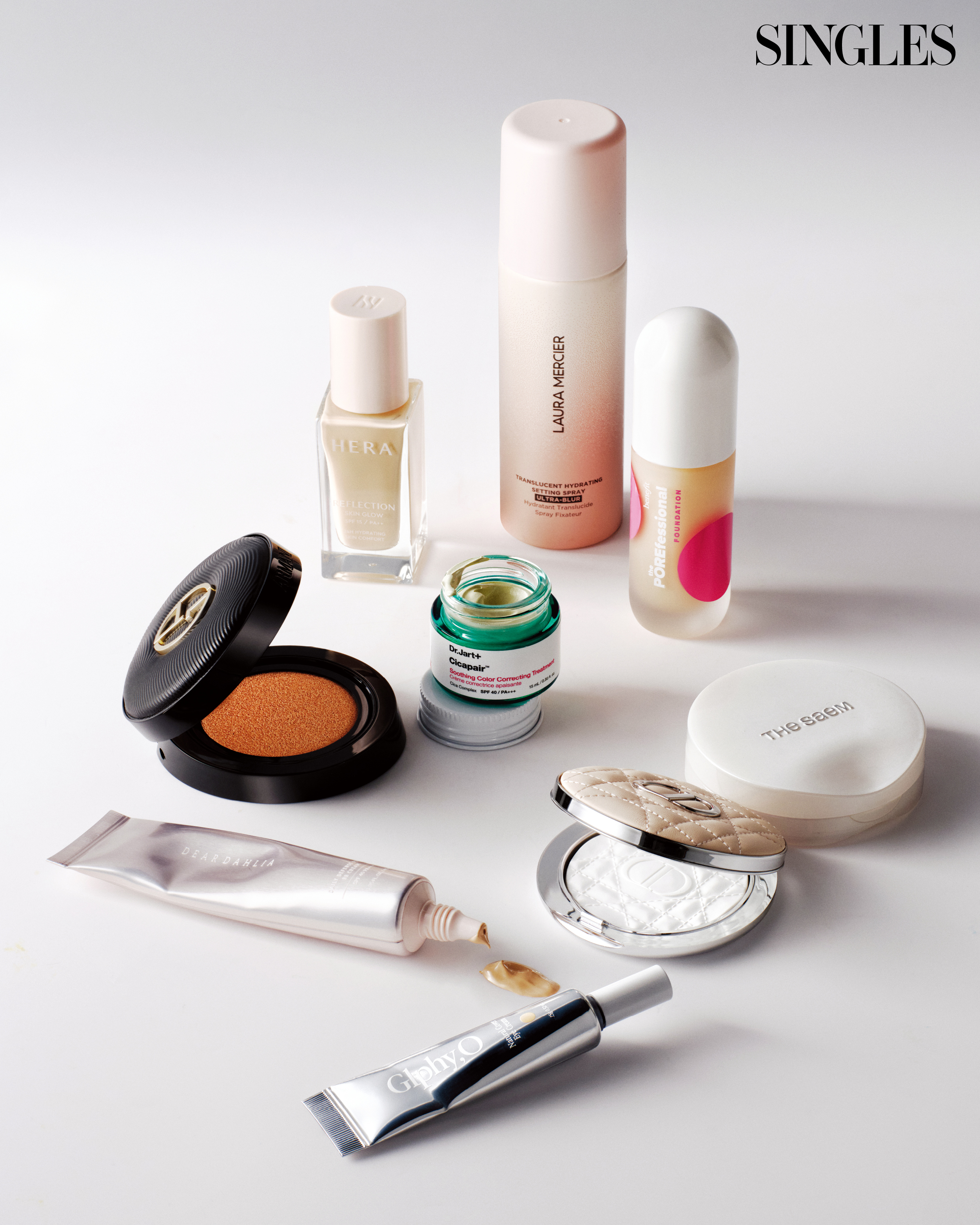 로라메르시에 트랜스루센트 하이드레이팅 픽서 100ml, 베네피트 더 포어페셔널 파운데이션 30ml, 더샘 스킨 퍼펙션 글루타치온 토닝 쿠션 12g, 디올 뷰티 포에버 누드 래디언트 필터 파우더 6g, 글피오 내추럴 커버 아이크림 15g, 디어달리아 데일리 디펜스 PDRN BB크림 40ml, 아르마니 뷰티 루미너스 실크 프리마 글로우 쿠션 14g, 닥터자르트 시카페어 수딩 컬러 코렉팅 트리트먼트 15ml, 헤라 리플렉션 스킨 글로우 파운데이션 30g