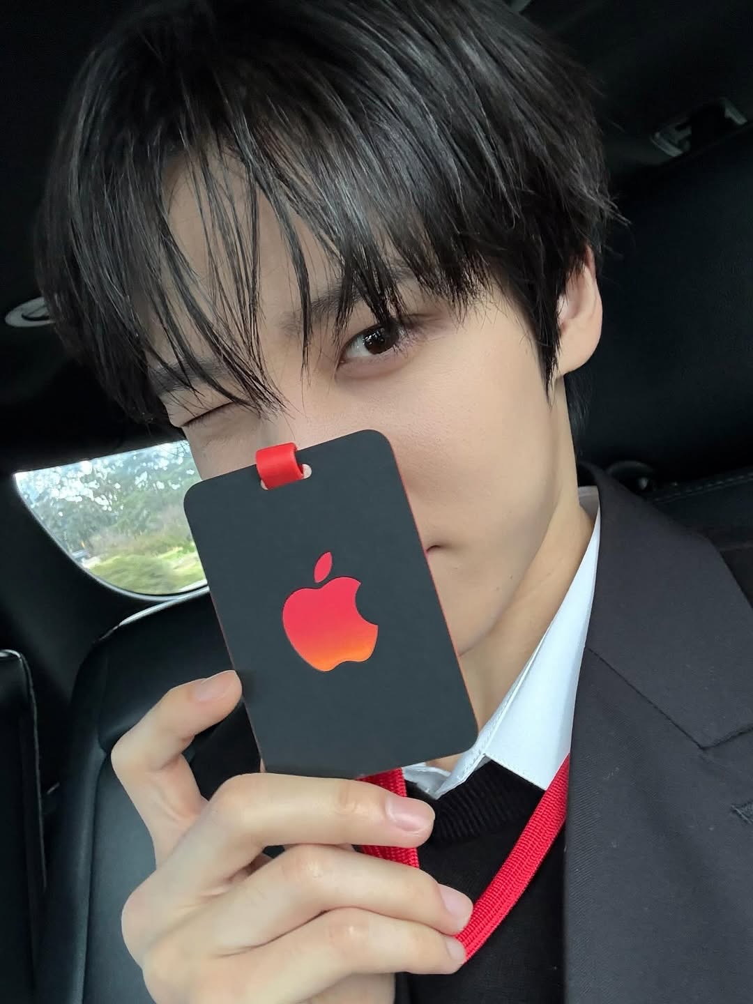 2025 애플 신제품 공개 이벤트에 참석한 에이티즈 윤호