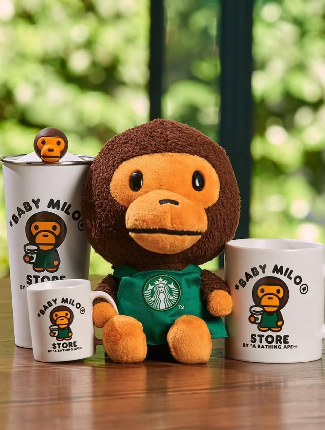 베이프와 스타벅스 협업