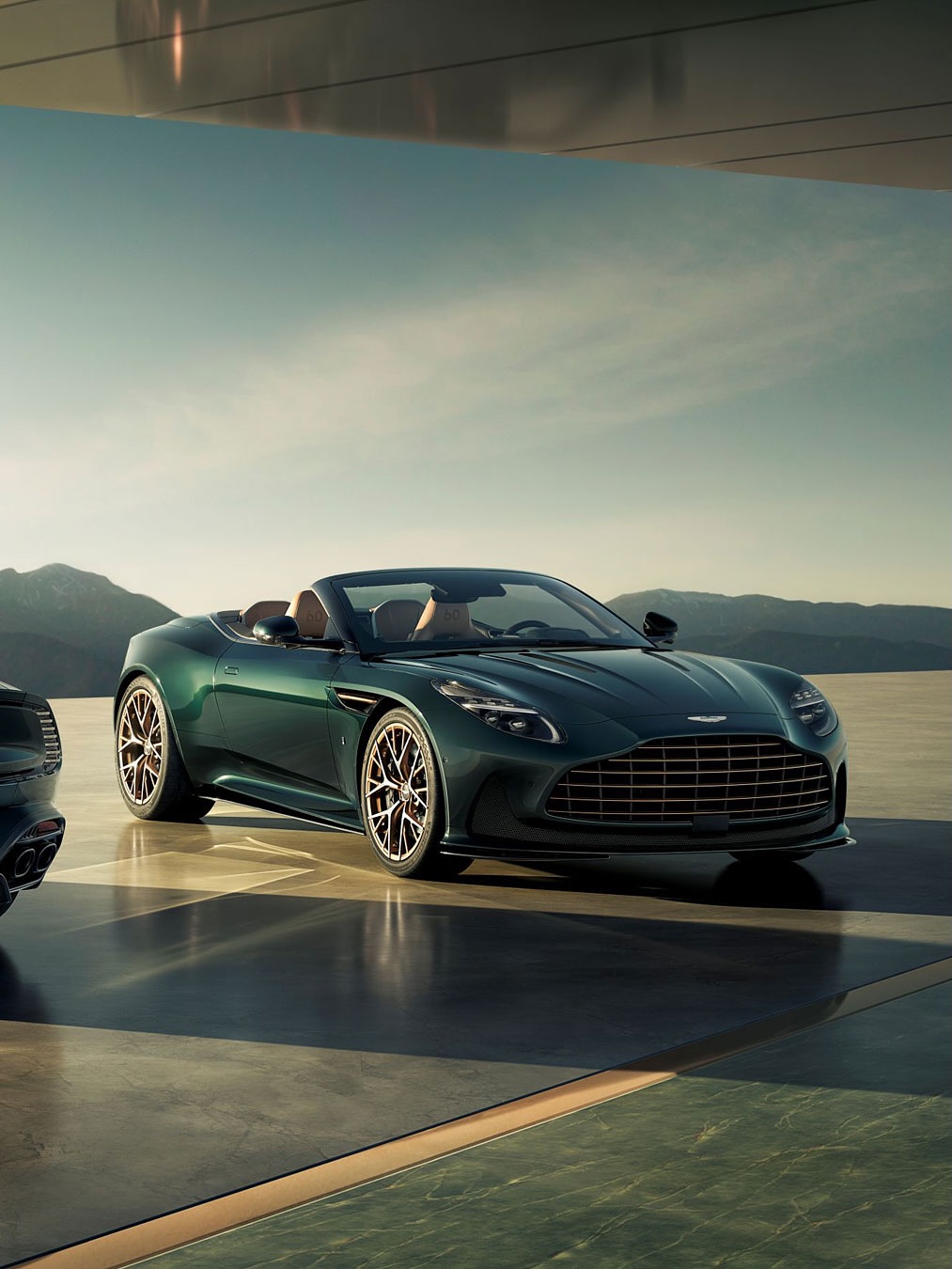 애스턴마틴 Q 바이 애스턴마틴 비스포크 에디션