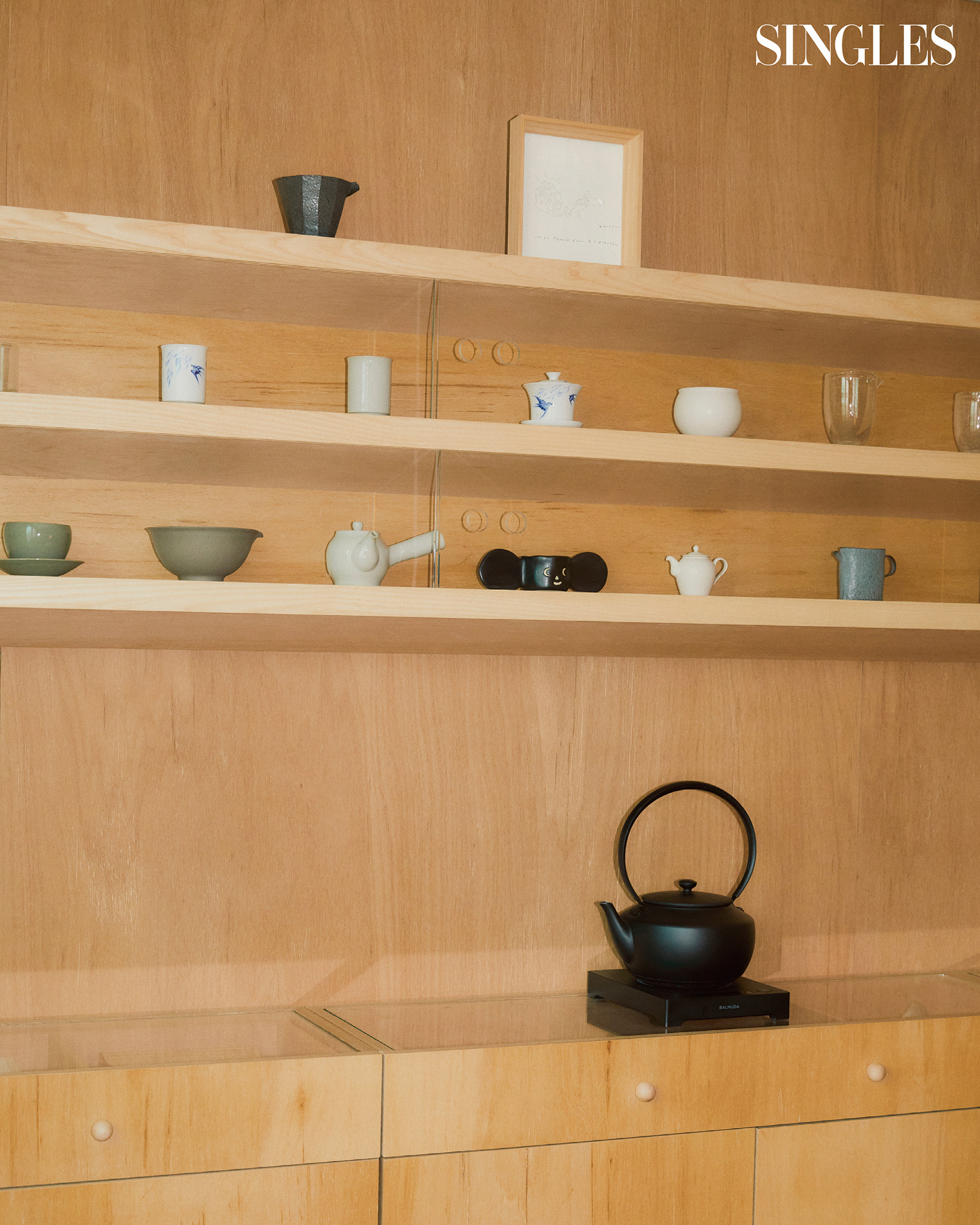 청도를 여행할 때 만난 스테이 ‘먹집 운집’을 디자인한 고아스튜디오에 의뢰해 완성한 차실.