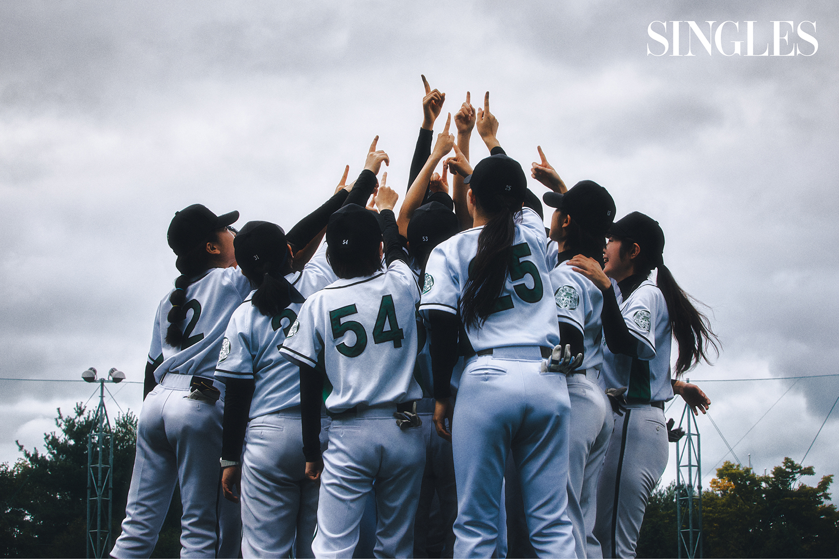 싱글즈 11월 호 이화여대야구동아리 이화플레이걸스 이미지