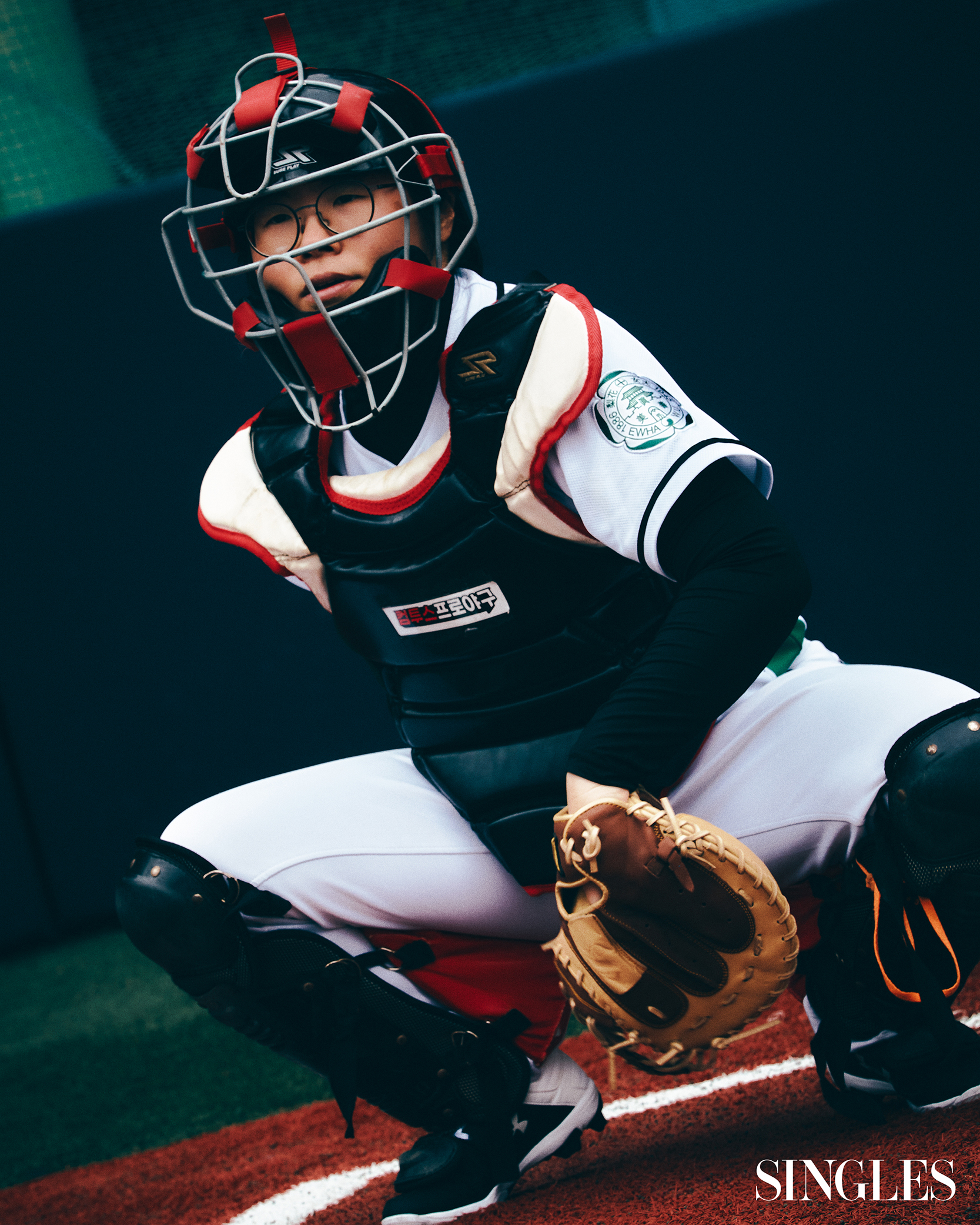 싱글즈 11월 호 이화여대야구동아리 이화플레이걸스 이미지