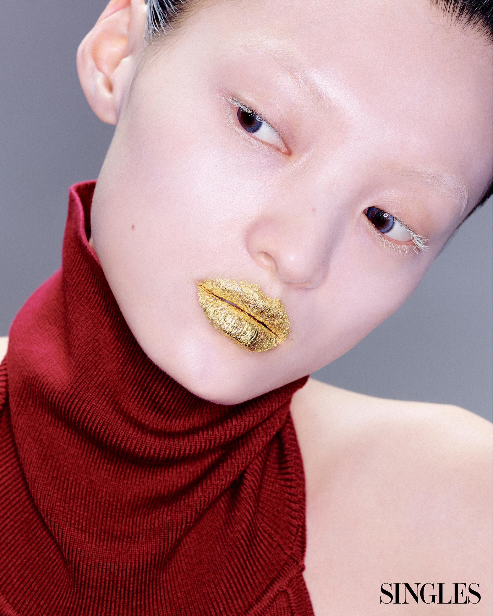 싱글즈 12월 호 뷰티 화보 골드 메이크업 