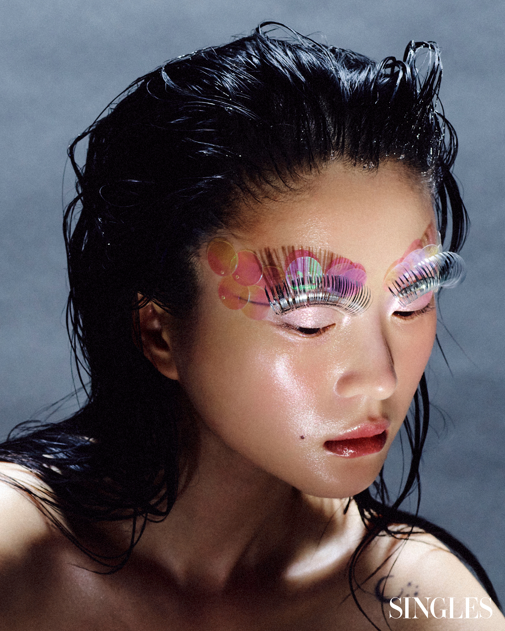 싱글즈 뷰티 화보 이미지