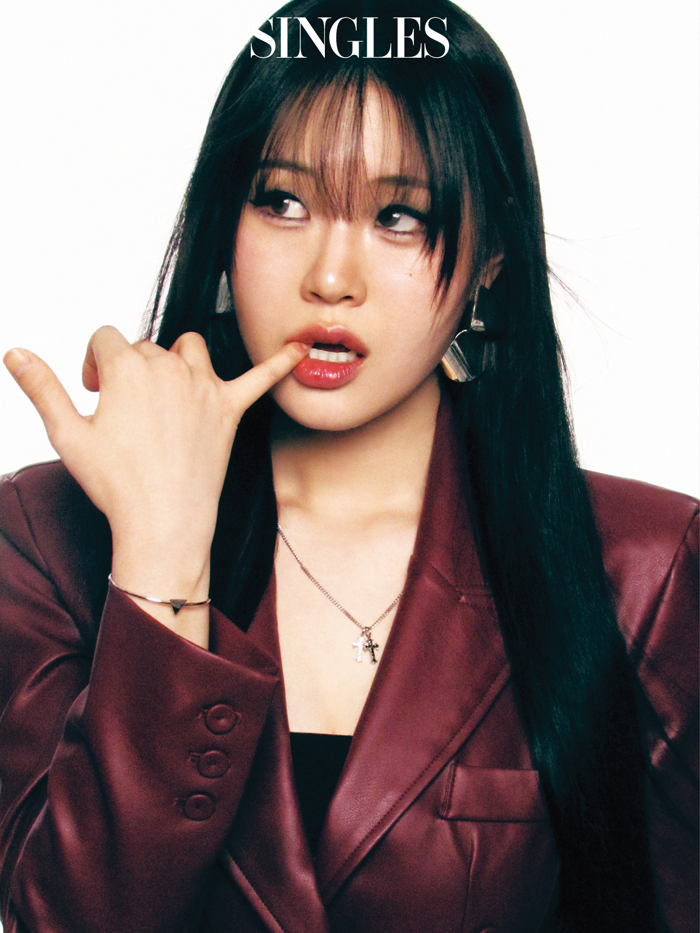 엄지윤의 싱글즈 12월 호 화보 이미지