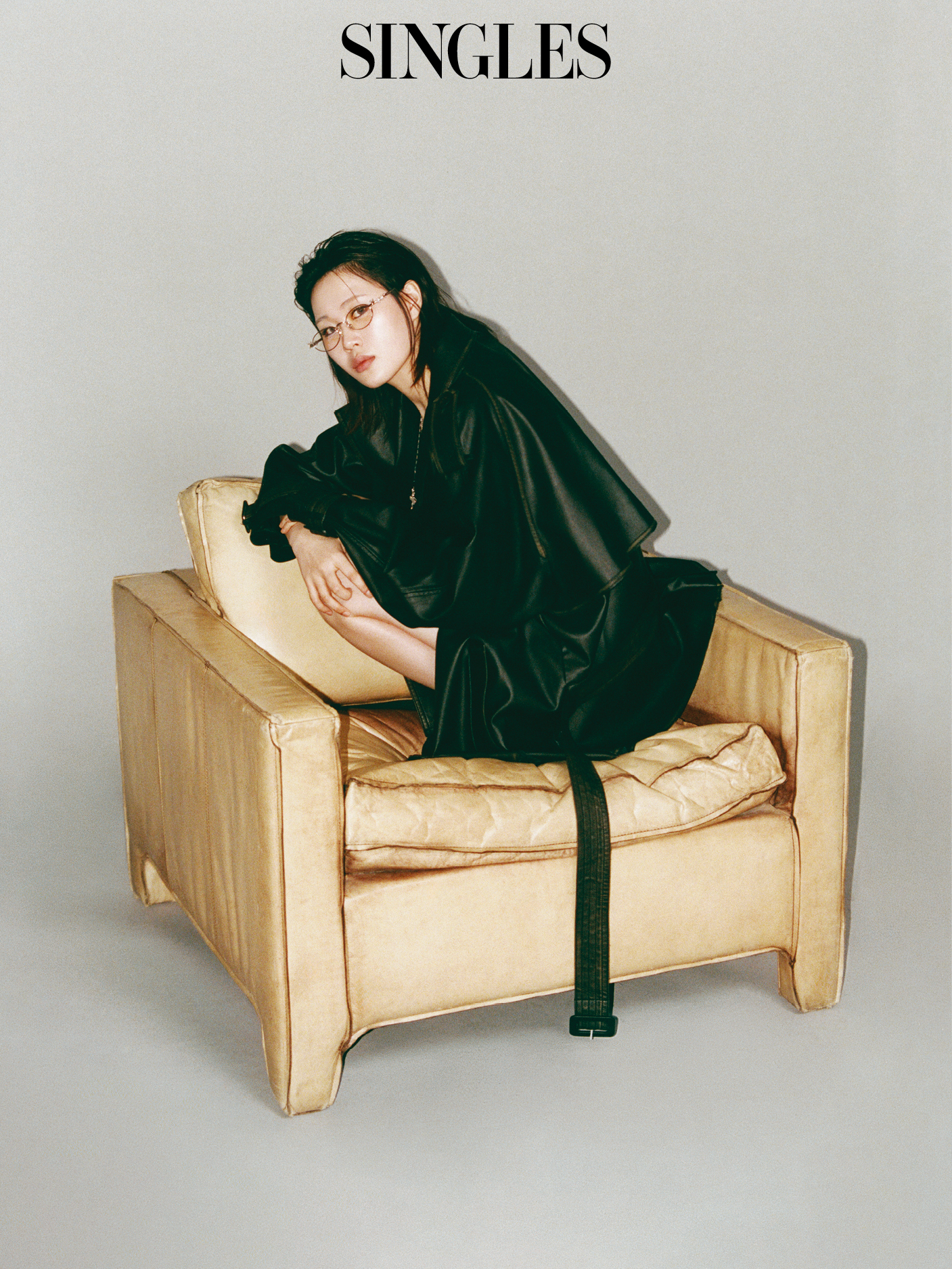 엄지윤의 싱글즈 12월 호 화보 이미지