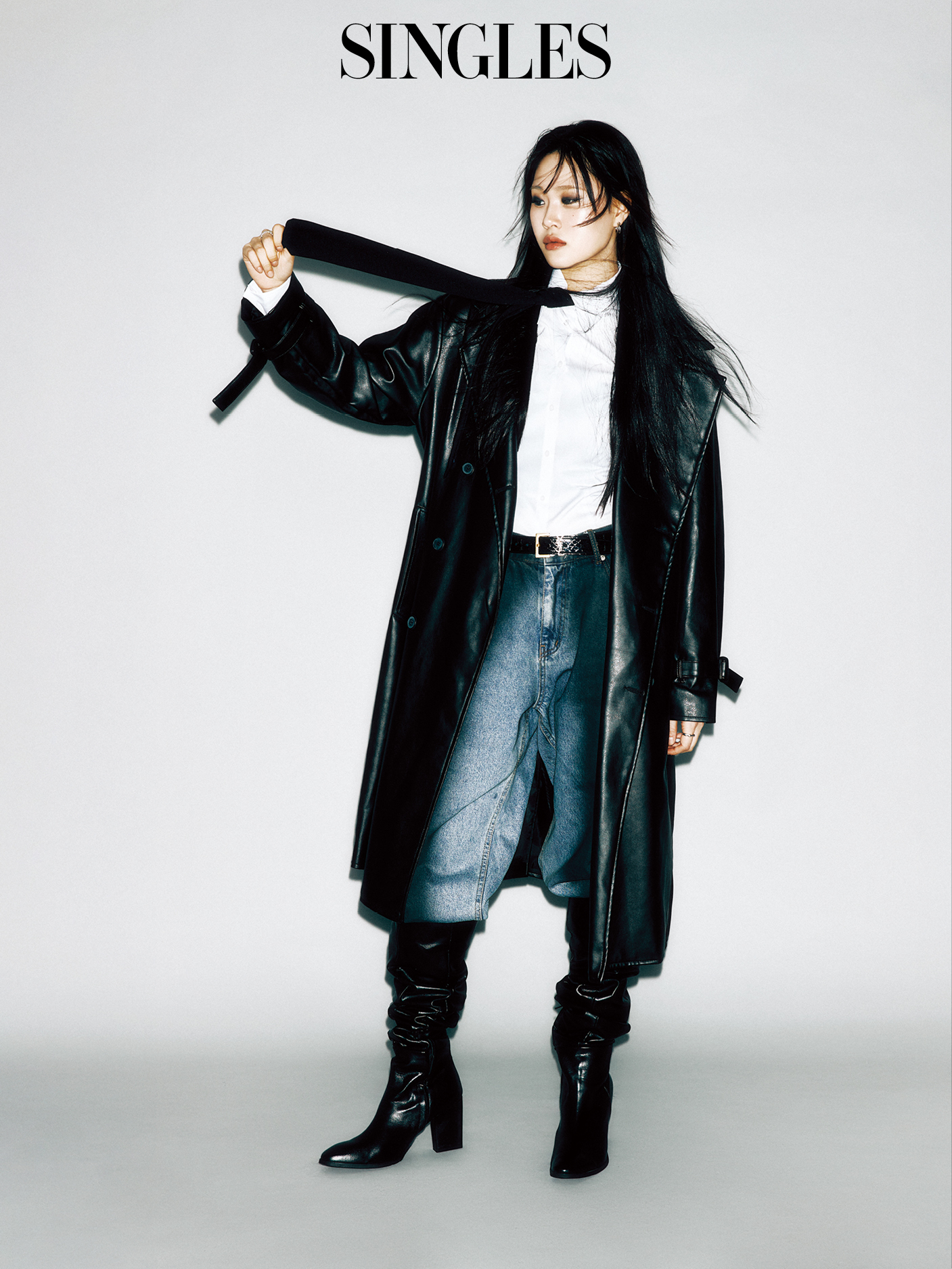 엄지윤의 싱글즈 12월 호 화보 이미지