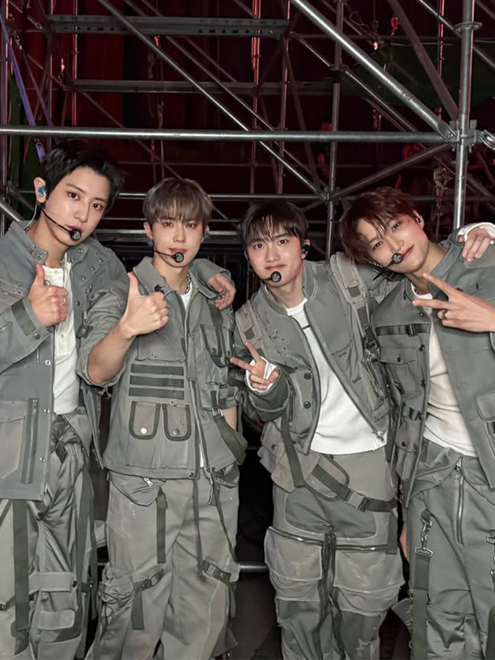 2025 멜론 뮤직 어워드 mma에서 무대를 보여준 엑소 인스타그램 업로드 사진