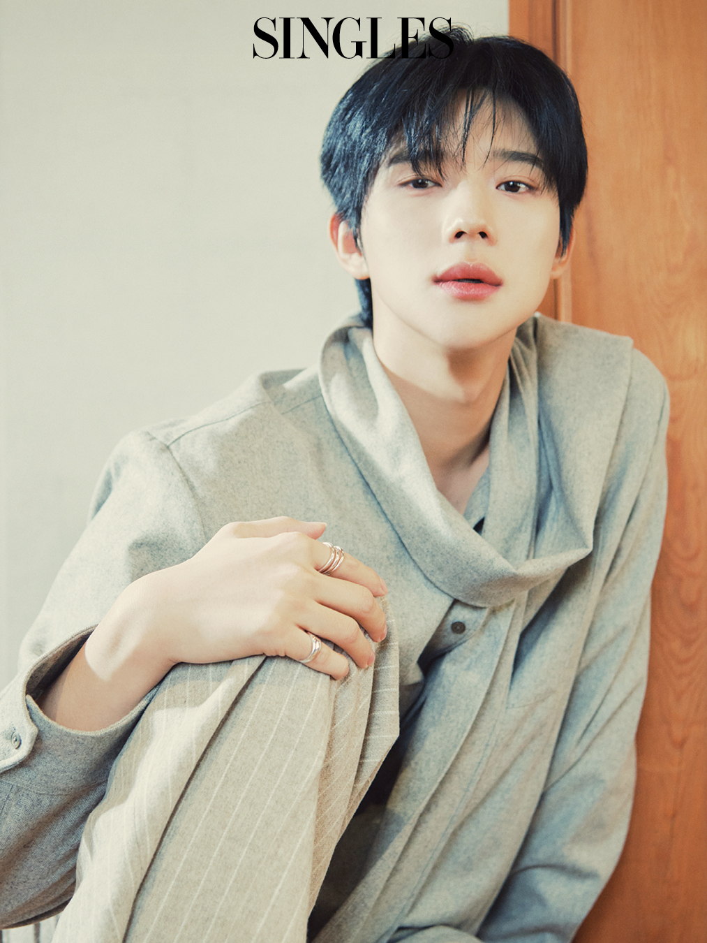 싱글즈 1월호 은애하는 도적님아 문상민 화보 이미지