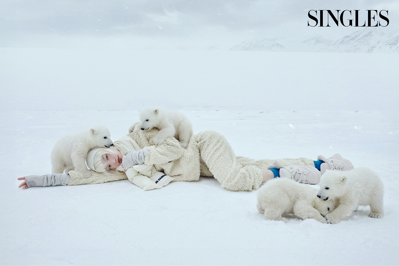 싱글즈 1월 호 북극화보