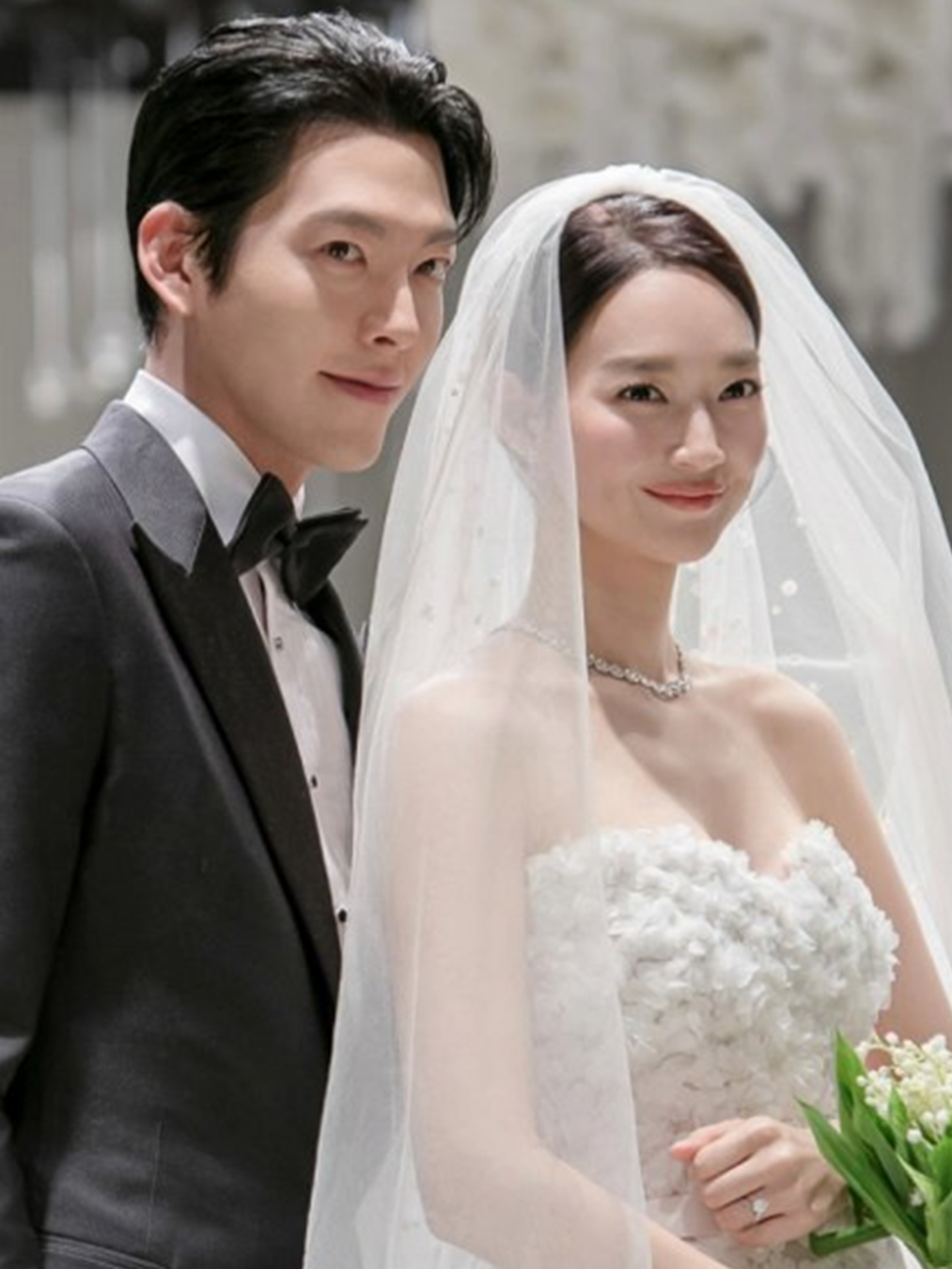 루이비통 파인 주얼리 컬렉션을 착용한 김우빈 신민아의 결혼식 사진