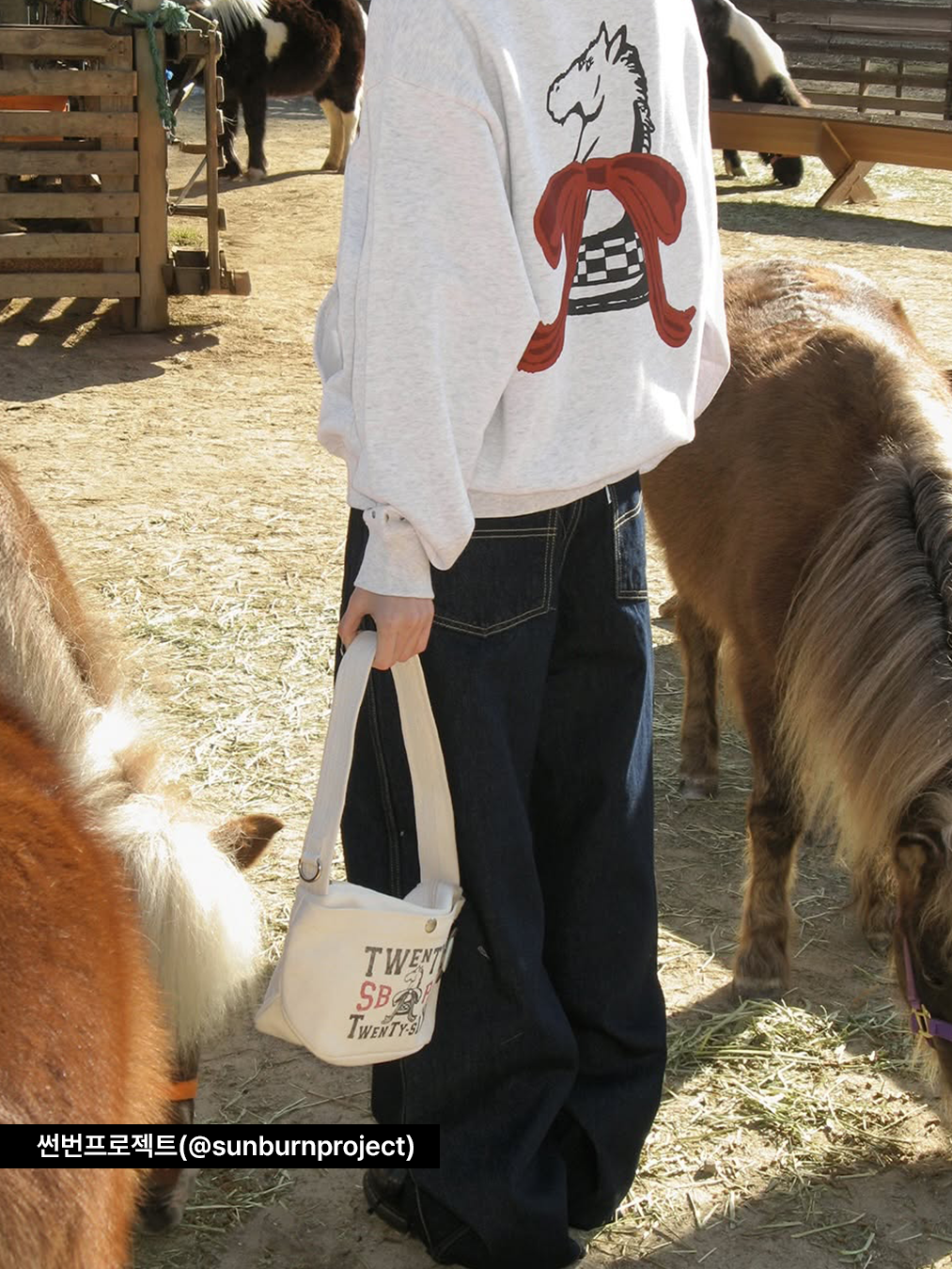 2026 병오년을 맞아 선보인 썬번프로젝트의 후드와 가방