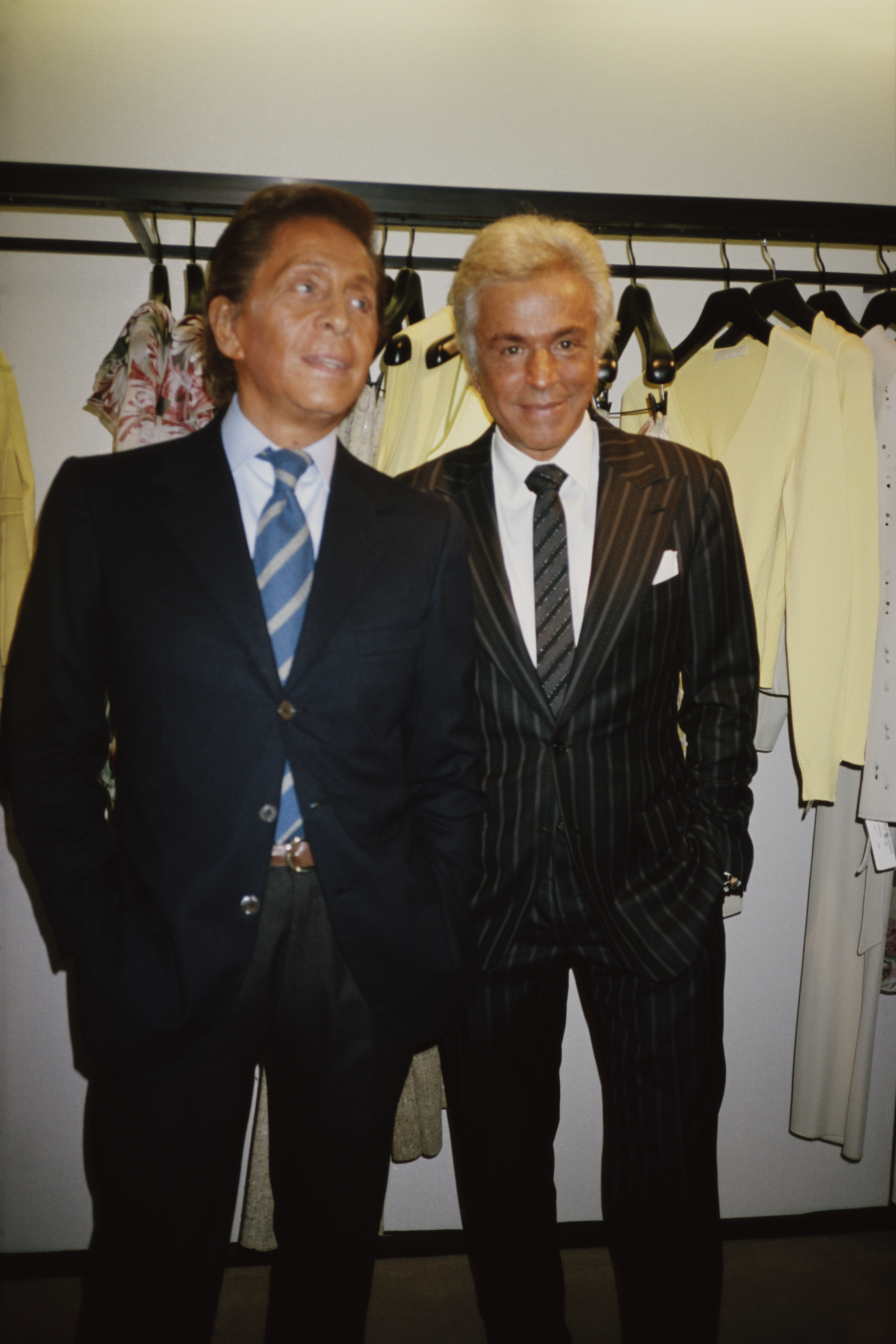 발렌티노 가라바니와 그의 파트너 지안카를로 지암메티의 사진