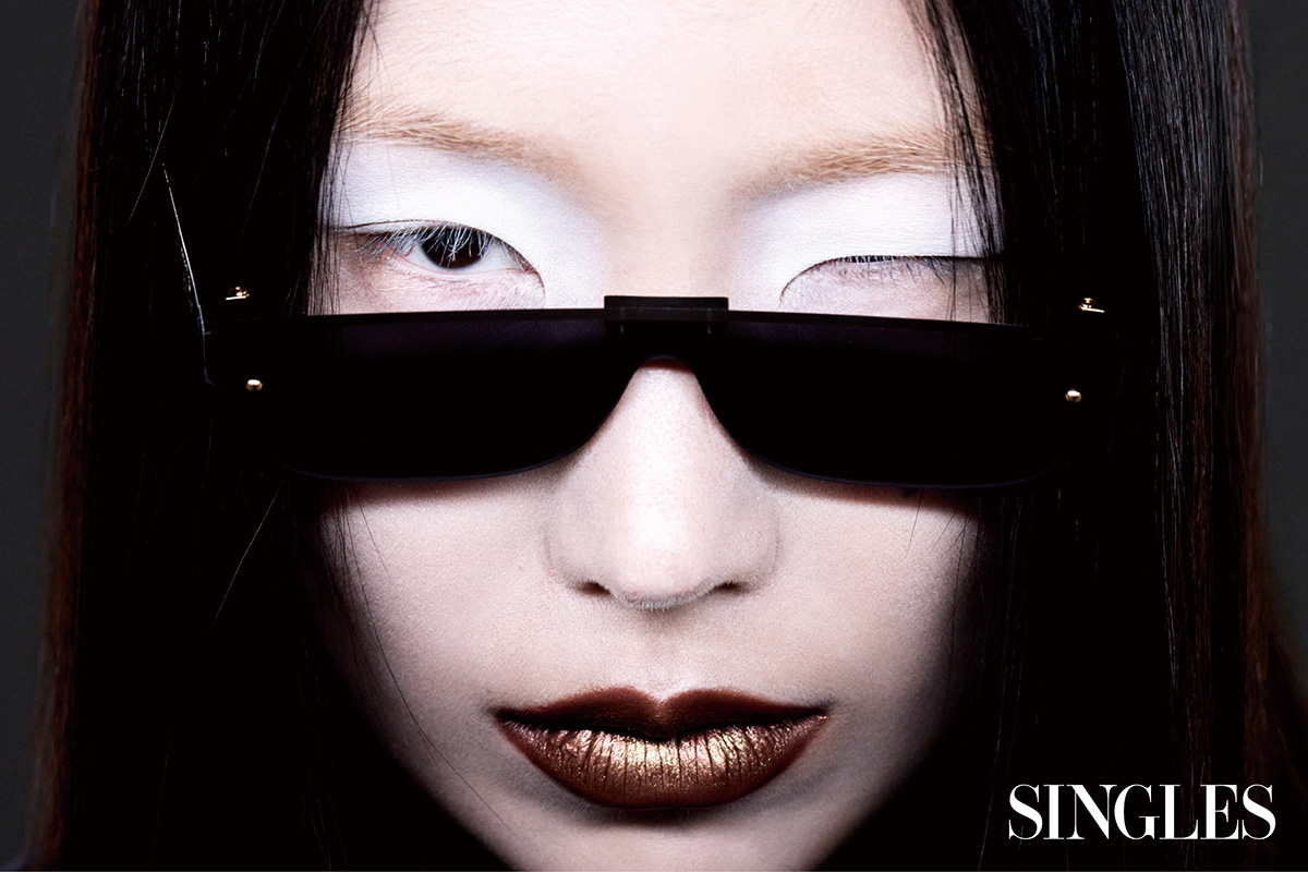 직사각형 실루엣의 반무테 렉탱글 선글라스