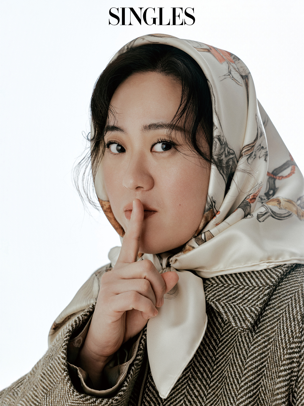 싱글즈 3월 호 윤주모 화보 이미지