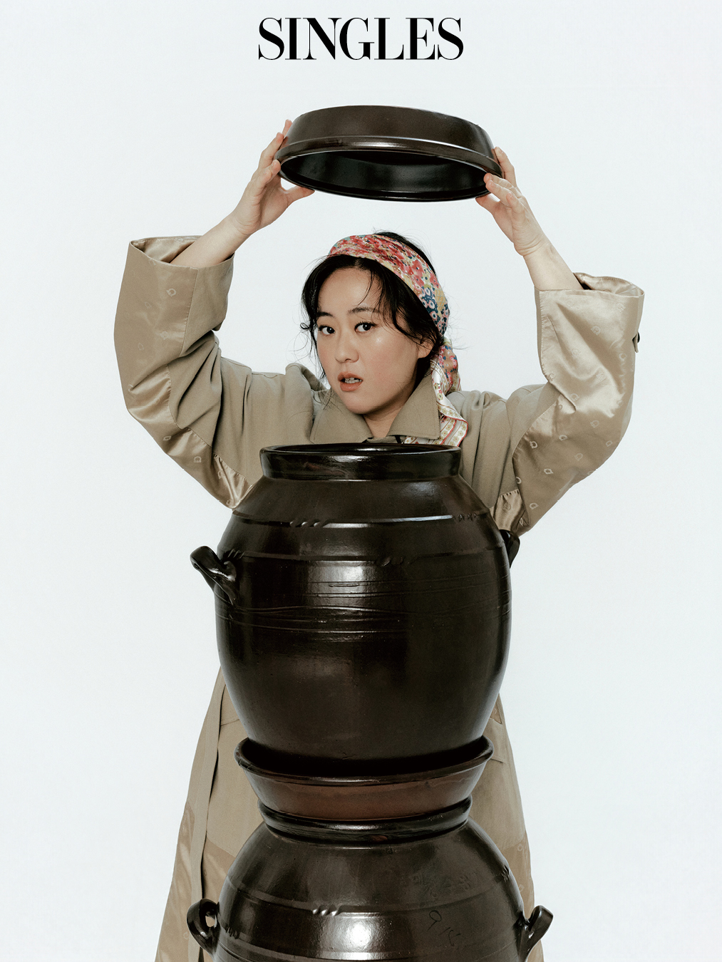 싱글즈 3월 호 윤주모 화보 이미지