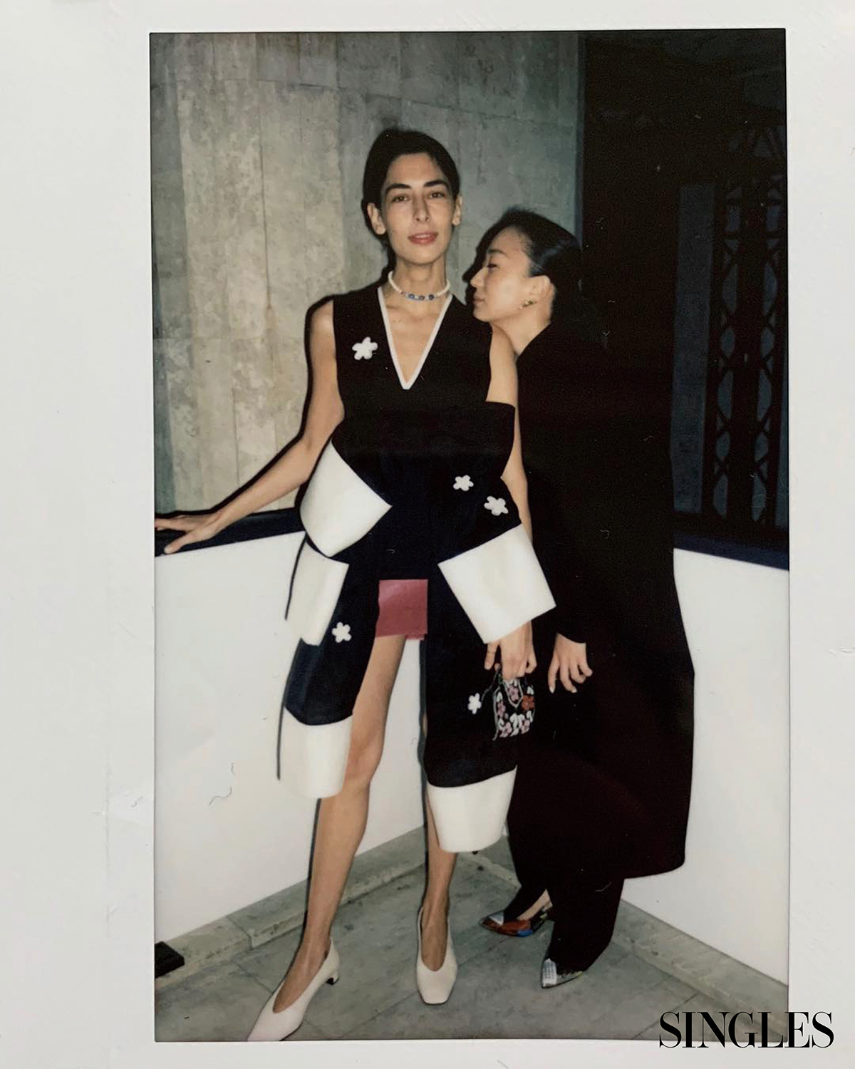 디자이너 제니아 킴이 그의 뮤즈 A‘ nya’와 함께 촬영한 기념 사진.