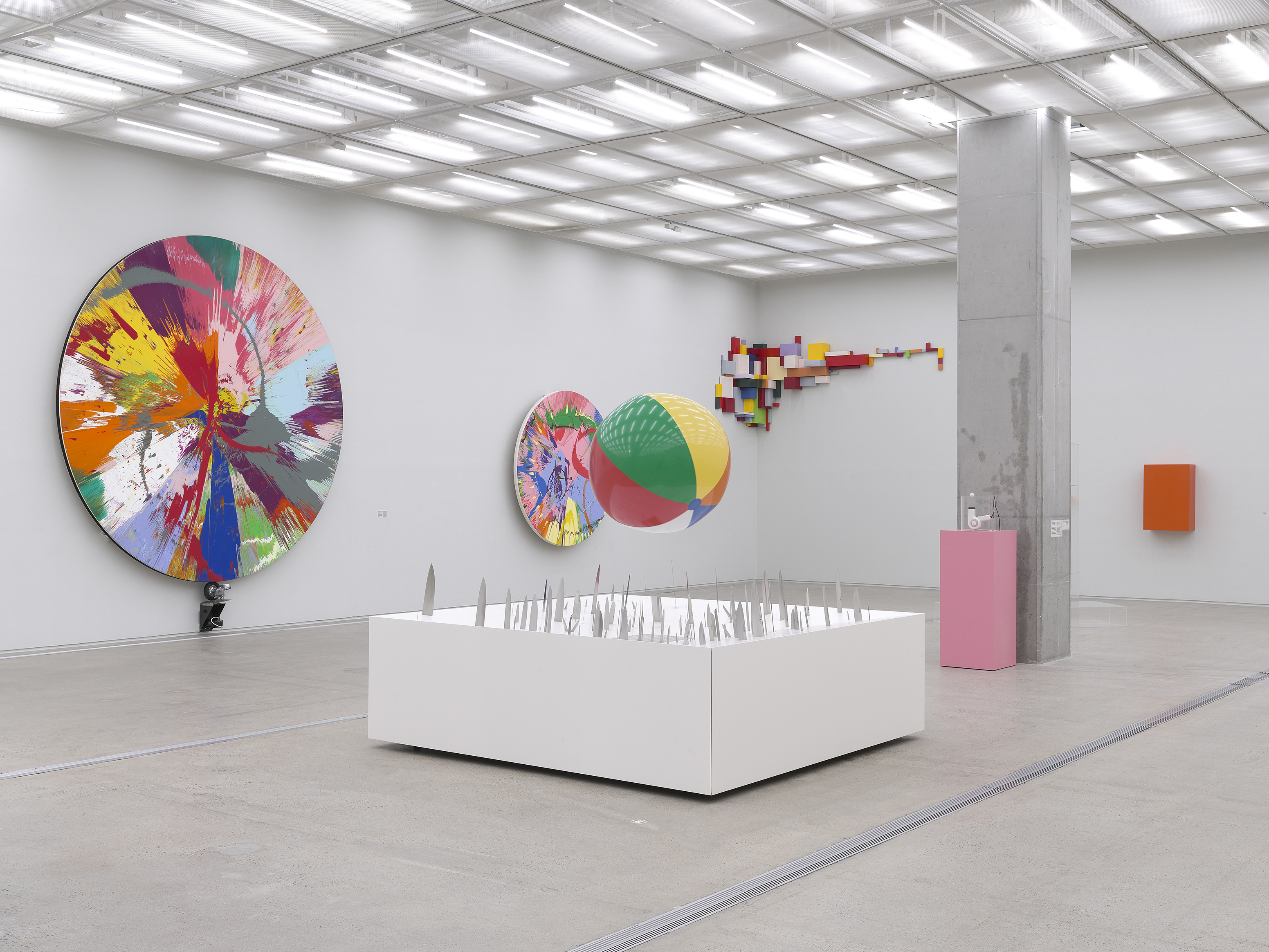 데이미언 허스트 국립현대미술관 <데이미언 허스트 : 진실은 없어 그러나 모든 것은 가능하지> 전시 전경