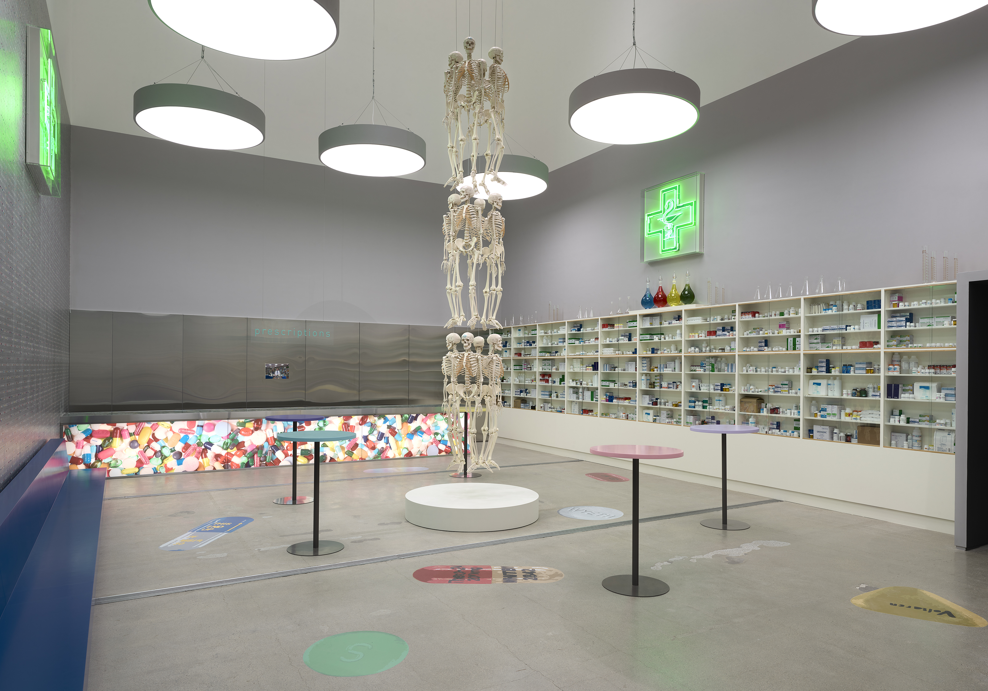 데이미언 허스트 국립현대미술관 <데이미언 허스트 : 진실은 없어 그러나 모든 것은 가능하지> 전시 전경