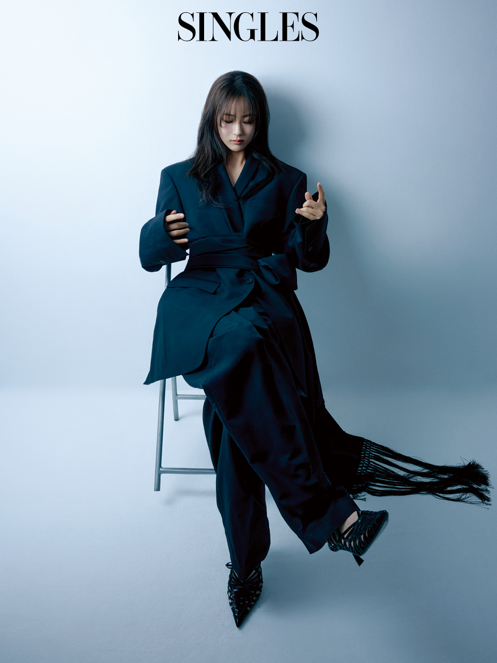 싱글즈 4월 호 이이담의 화보 이미지