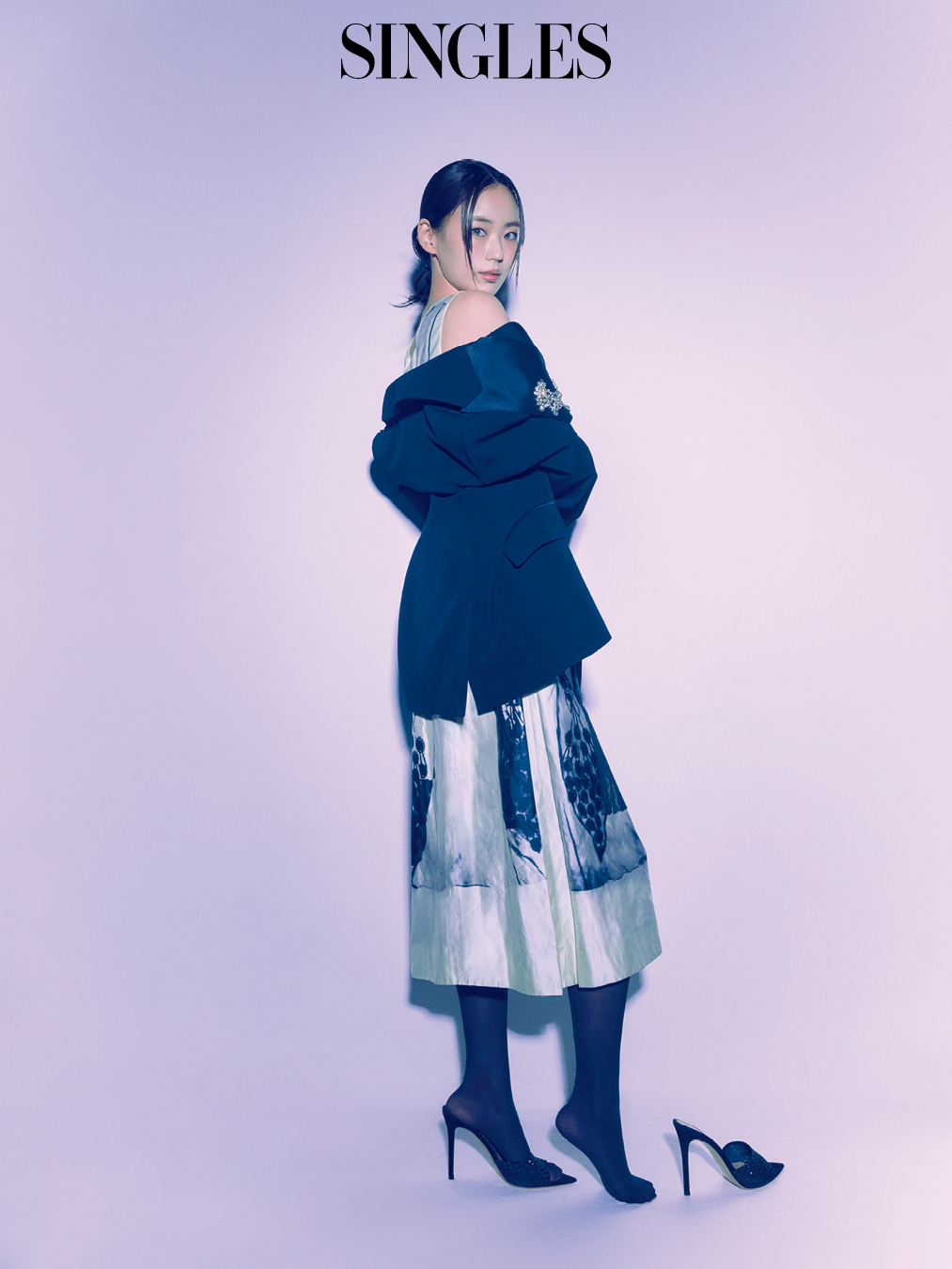 싱글즈 4월 호 이이담의 화보 이미지