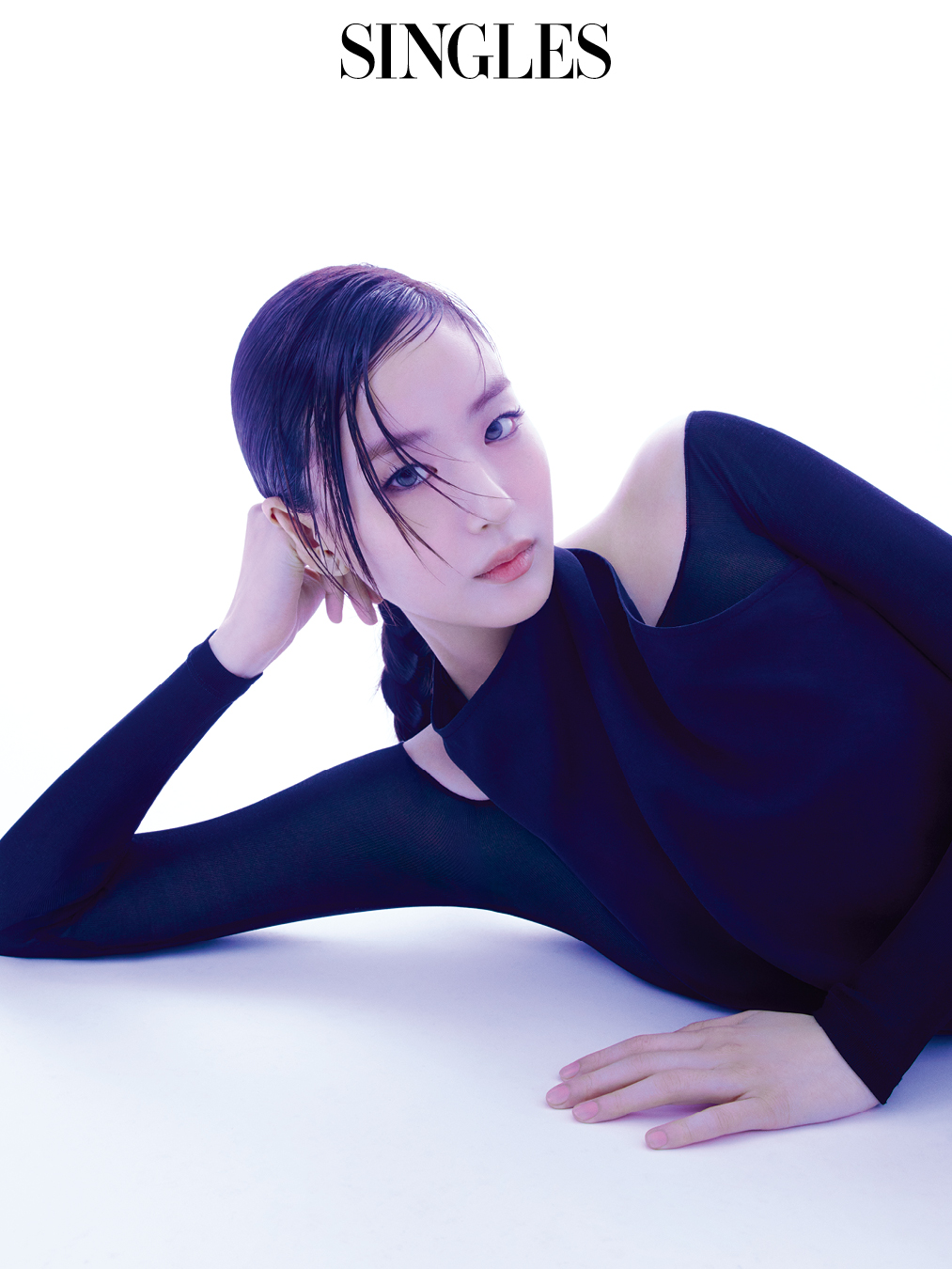 싱글즈 4월 호 이이담의 화보 이미지