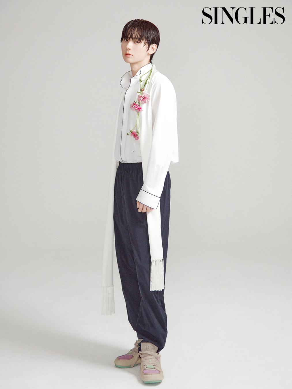 싱글즈 4월 호 황민현 화보 이미지