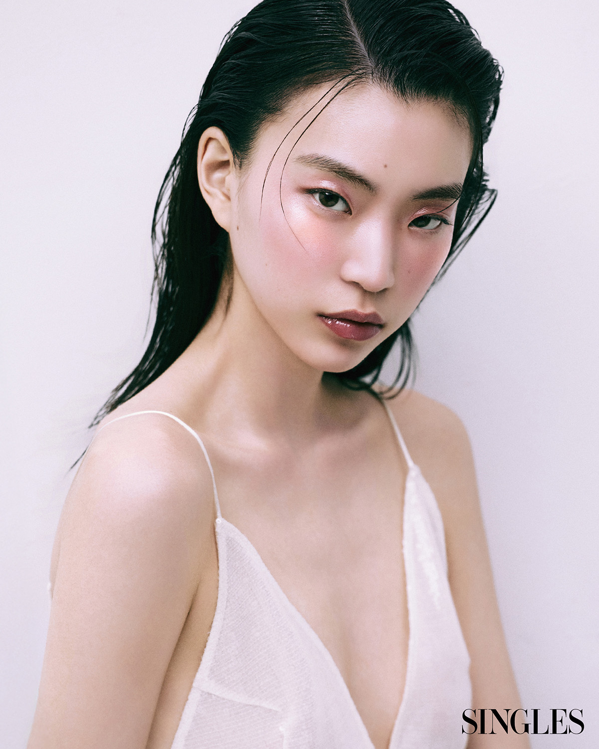  싱글즈 5월 호 뷰티 메이크업 화보 이미지