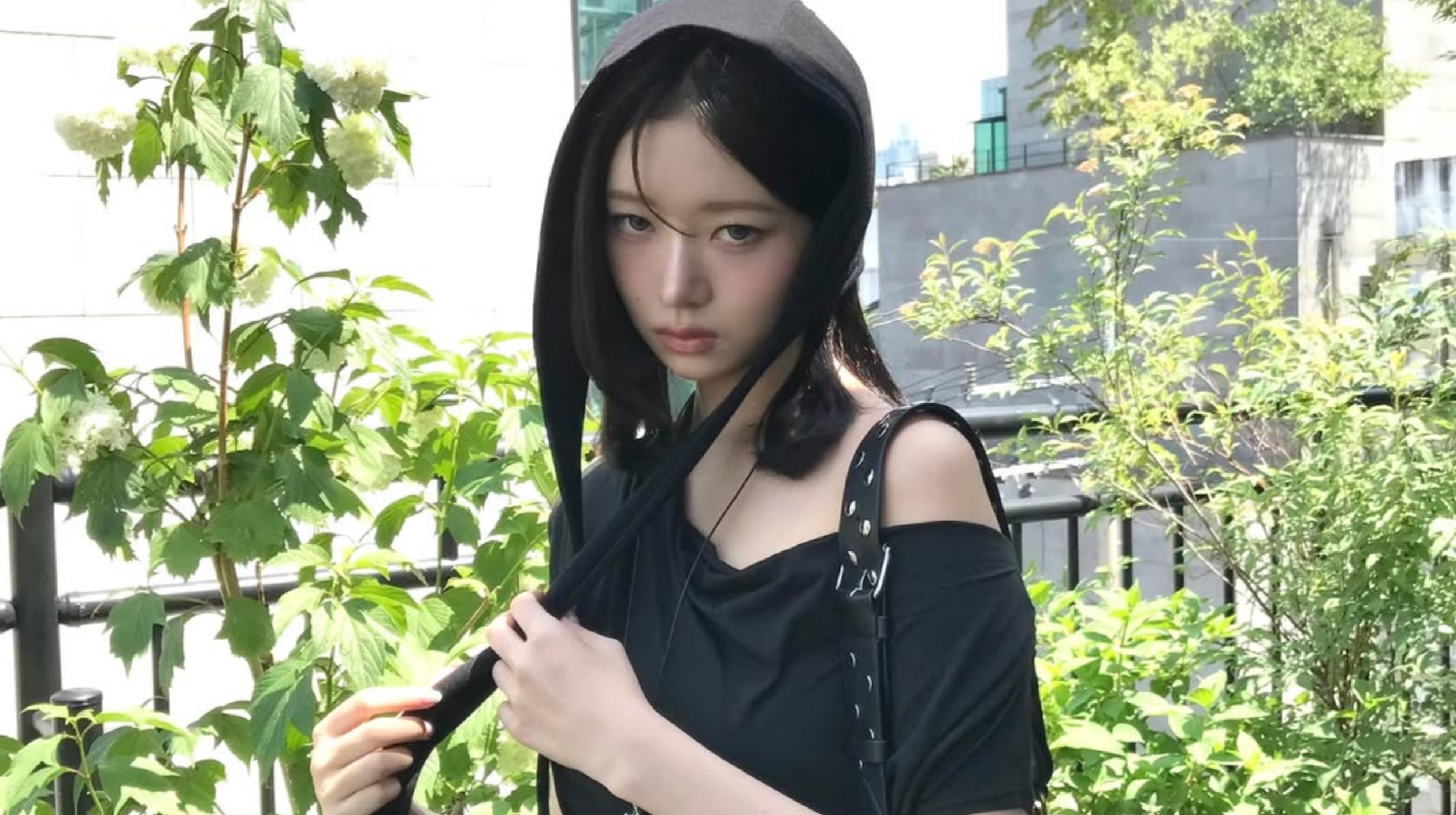 올블랙은 여름이 제철! 너무 더우면 까만 긴 옷 입자