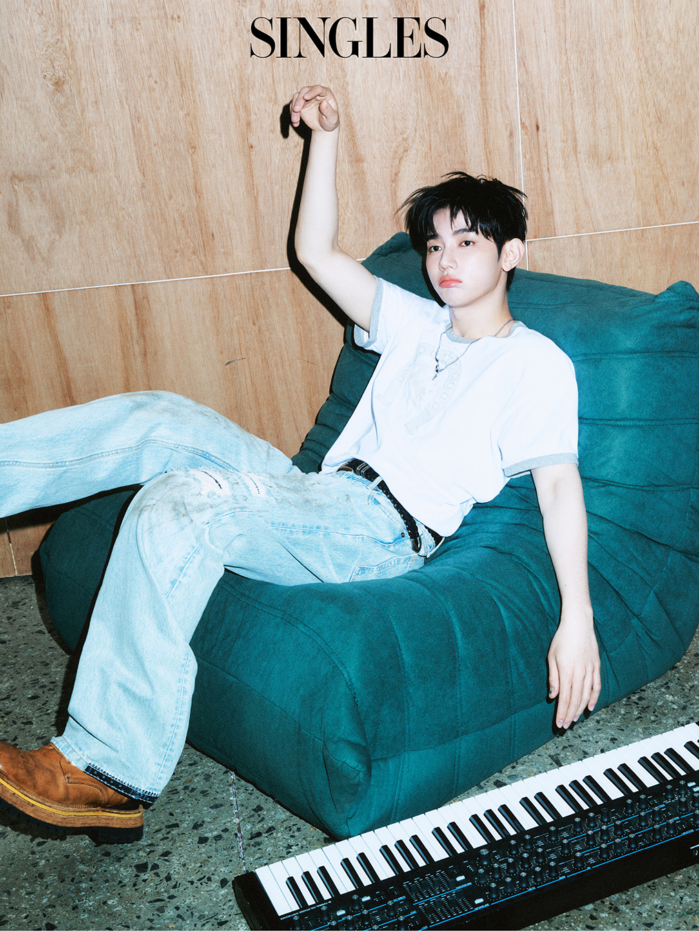 장하오의 싱글즈 7월 호 화보 이미지