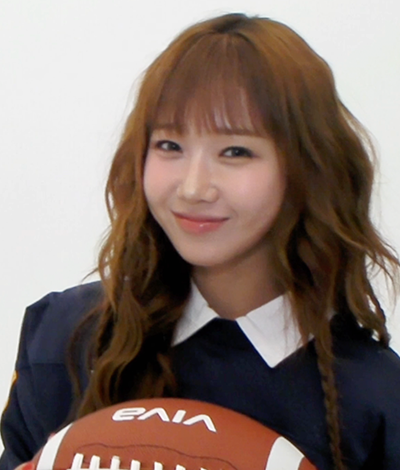Still Cute? 변함없이 귀여운 최유정의 화보 비하인드